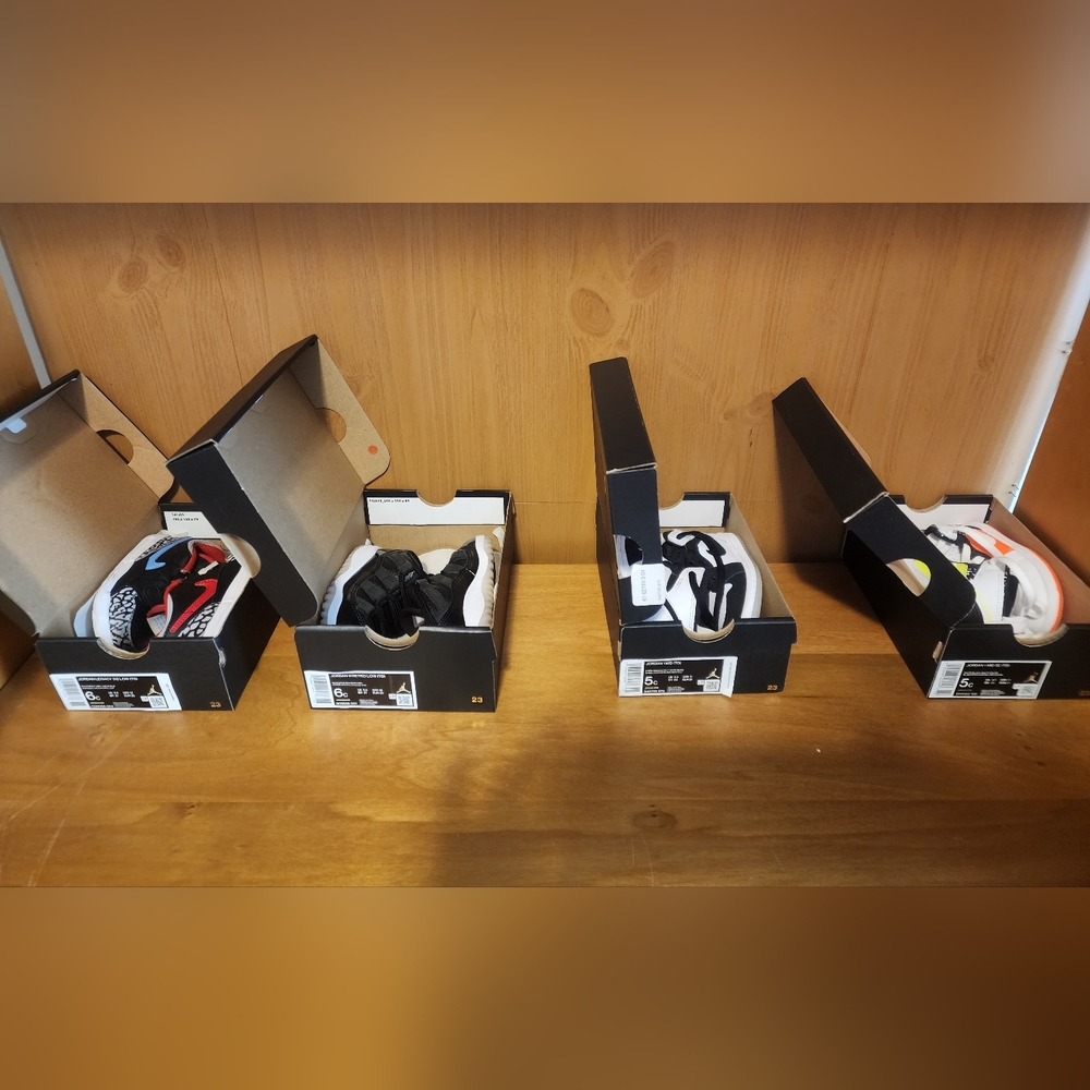 Boys Jordan Sneakers